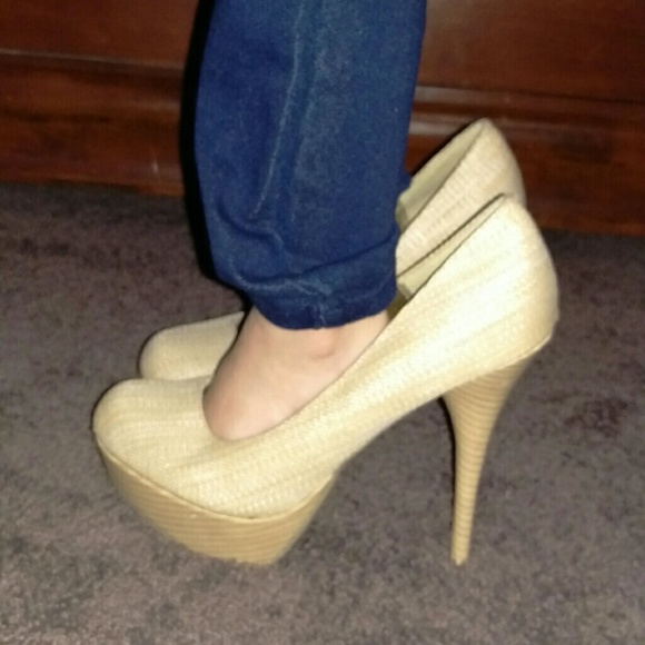 Shoes - Picture 4 of 4